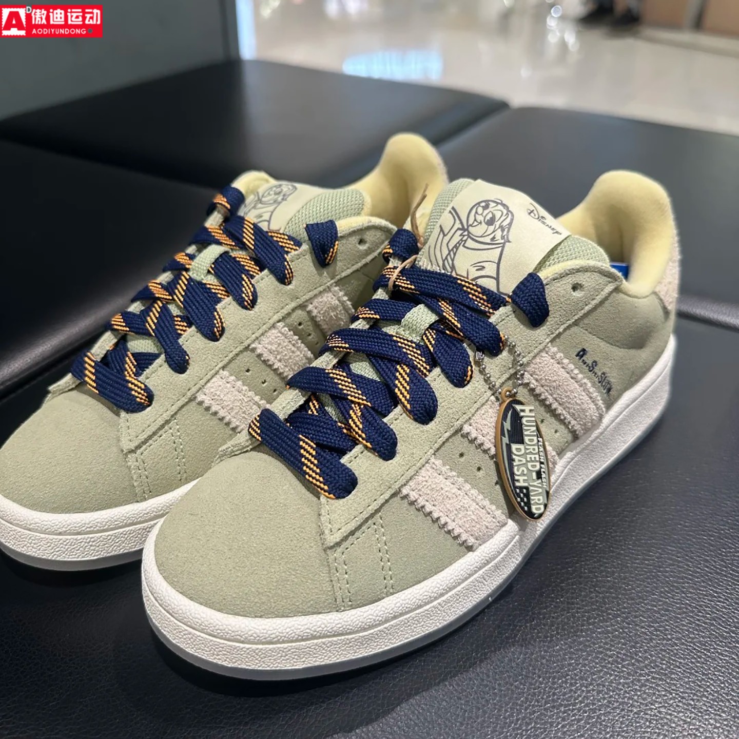Adidas三叶草男女鞋2026冬新款疯狂动物城联名款面包鞋板鞋HQ9491