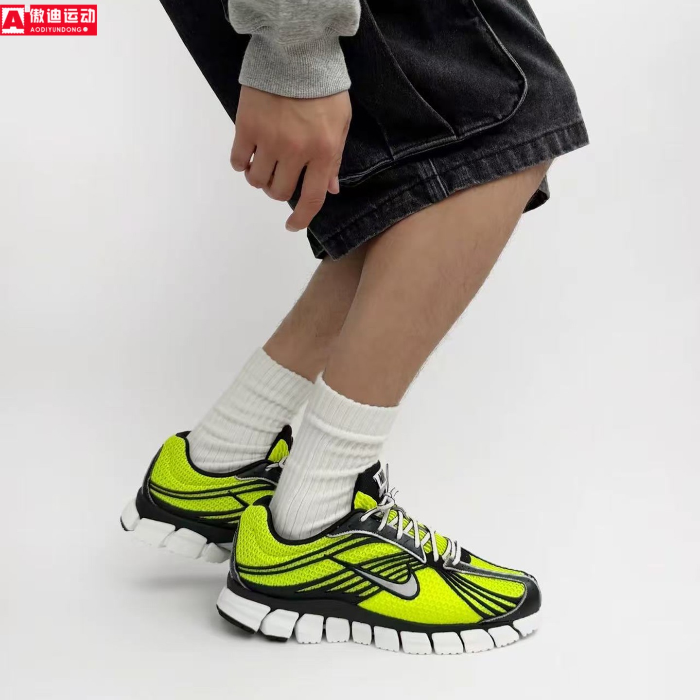 耐克女鞋2026秋机新款Nike Zoom Skylon 11跑步运动鞋 IU7360-700