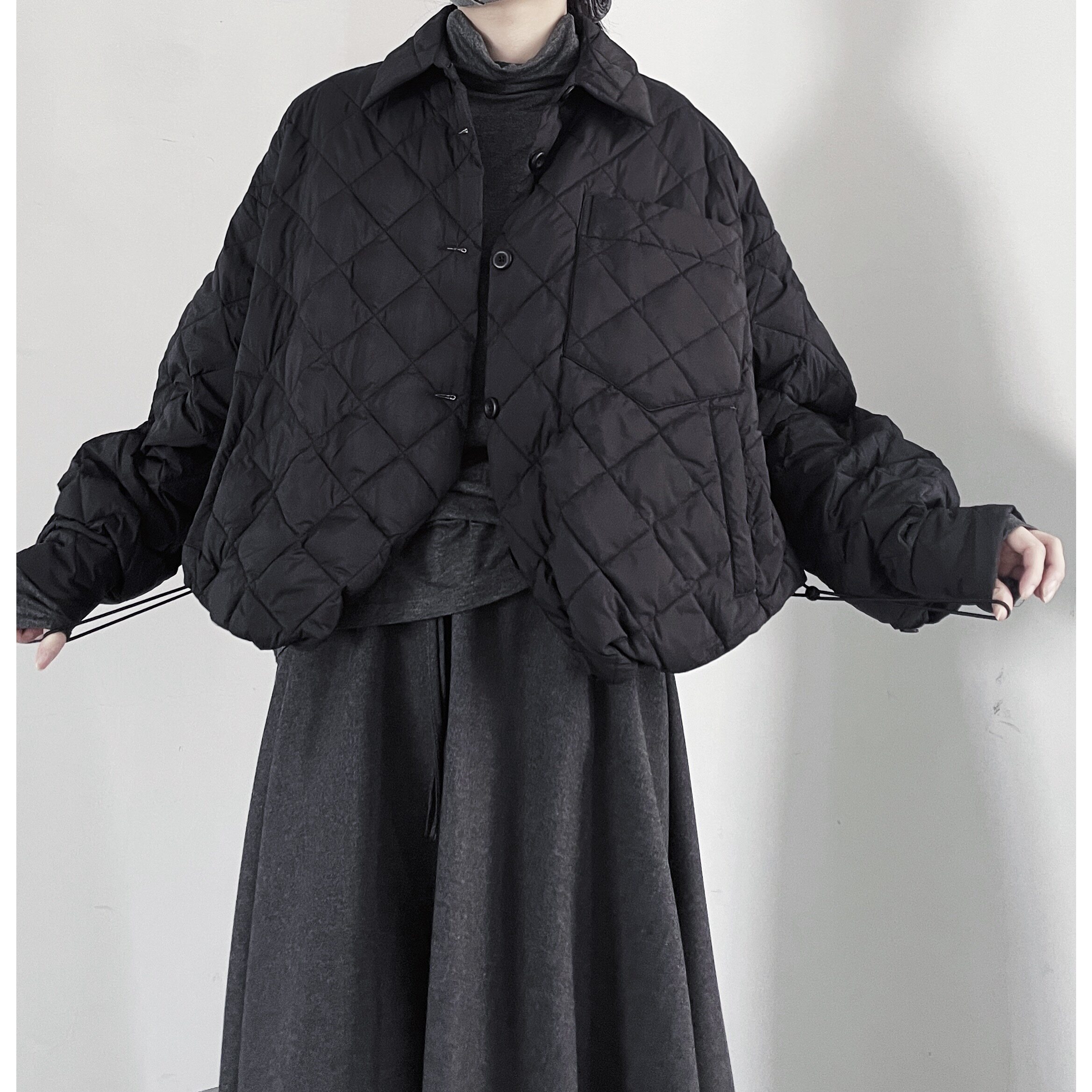 暗黑短款抽绳收口羽绒衬衣