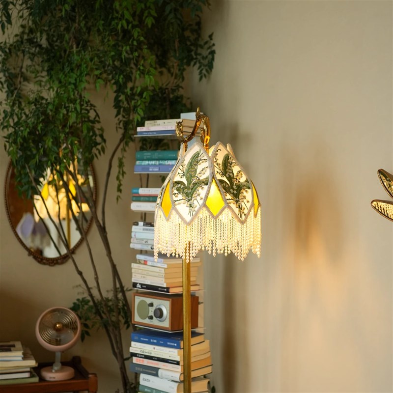 优选 h铃兰 刺绣欧式法式复古黄铜氛围书桌卧室客厅钓鱼落