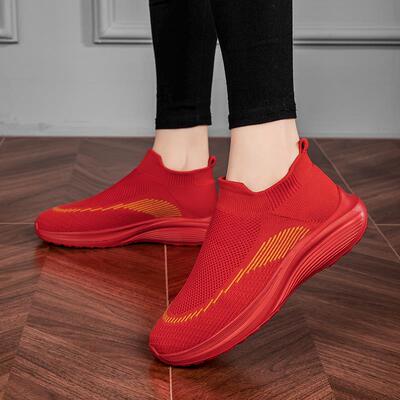 正货大码女鞋情侣鞋子大红色运动鞋女款本命年一脚蹬袜子鞋老北京