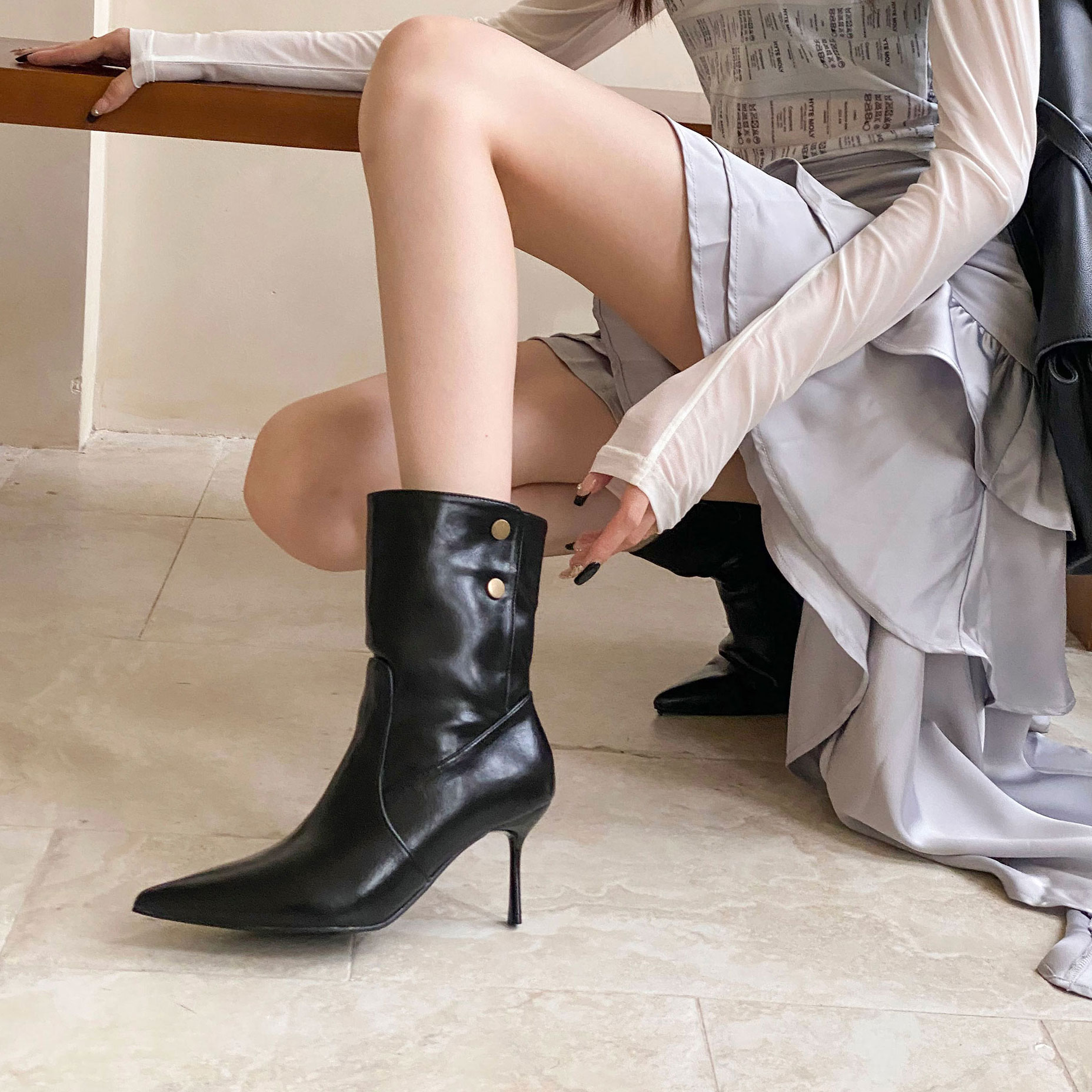 欧美尖头高跟短靴显瘦增高8cm
