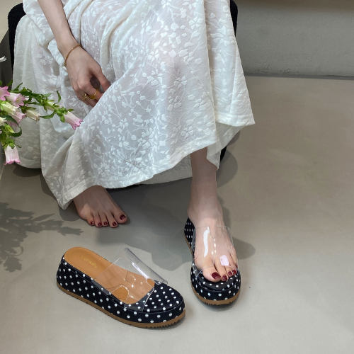俏皮田园黑色波点坡跟凉鞋女露趾