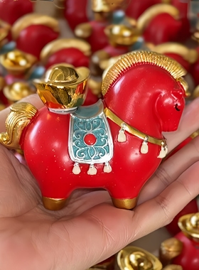 马年吉祥物公仔装饰马上有钱摆件2026本命年礼物新年文创伴手礼品