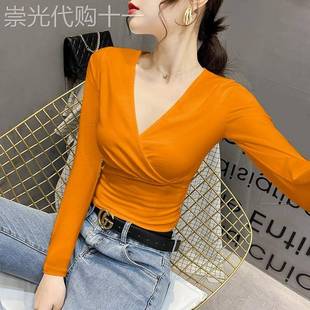 橙色V领短款上衣女春秋2025年新款紧身露脐长袖T恤纯棉内搭打底衫