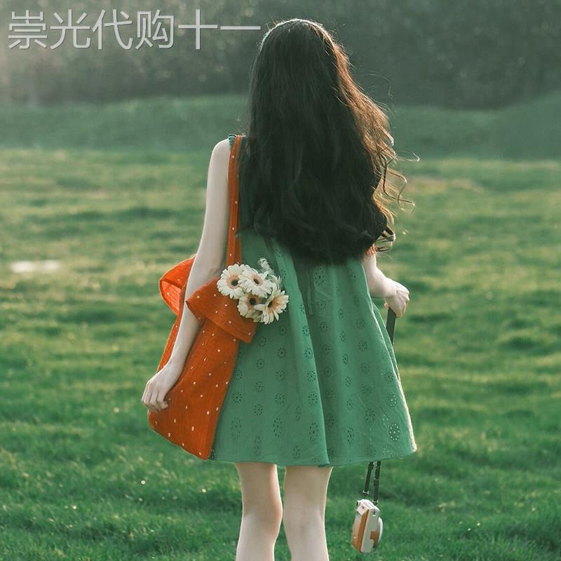 多巴胺绿色背心吊带连衣裙女2026夏季新款小众设计感独特漂亮裙子