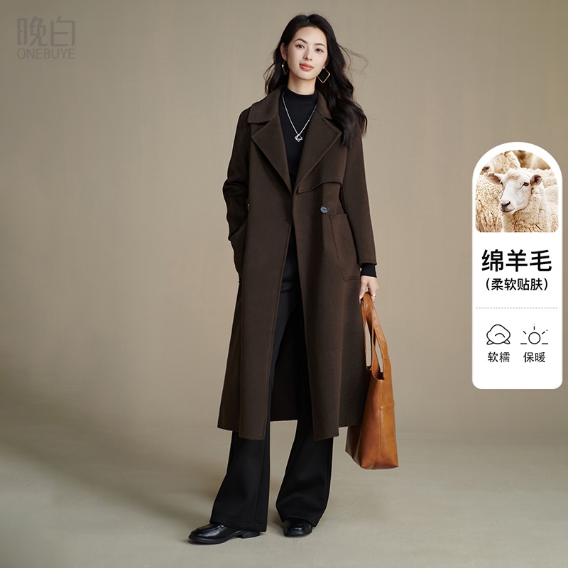 晚白翻驳领通勤羊毛大衣