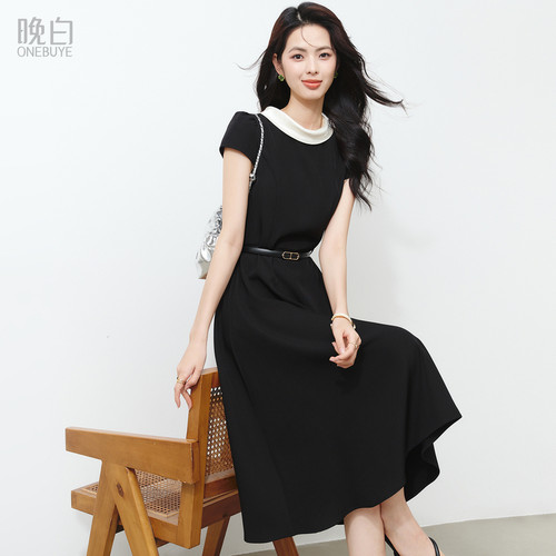 晚白撞色赫本领收腰连衣裙小黑裙