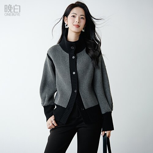 晚白撞色翻领加厚针织外套