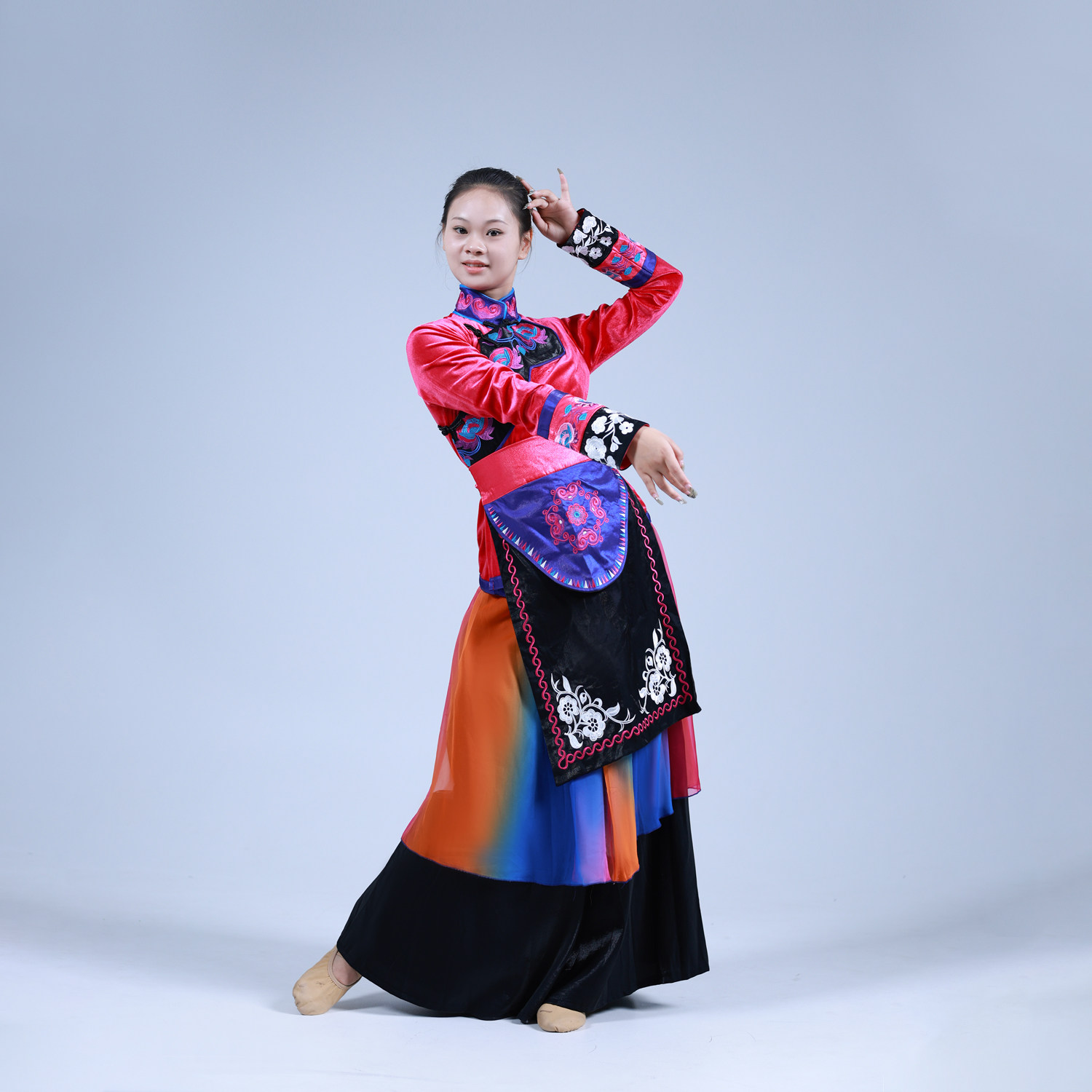 川西少数民族羌族舞蹈剧目演出服装定制女款成人艺考舞台表演套装
