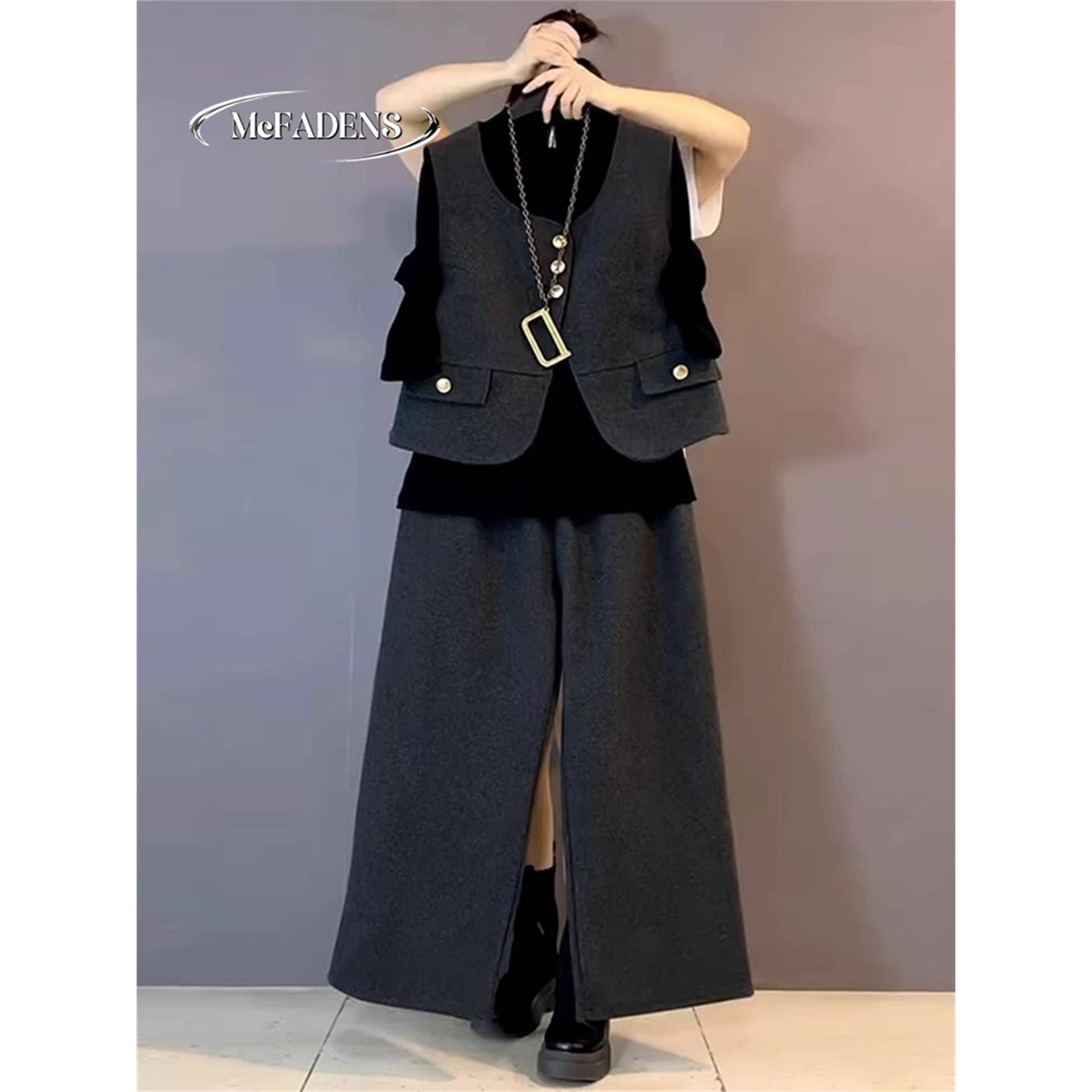 香港胖妹妹大码女装冬季新款设计感马甲阔腿裤打底气质显瘦三件套