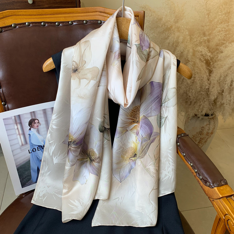 丝巾桑蚕丝女夏季百搭配裙子时尚高级感披肩送妈妈礼物提花围巾