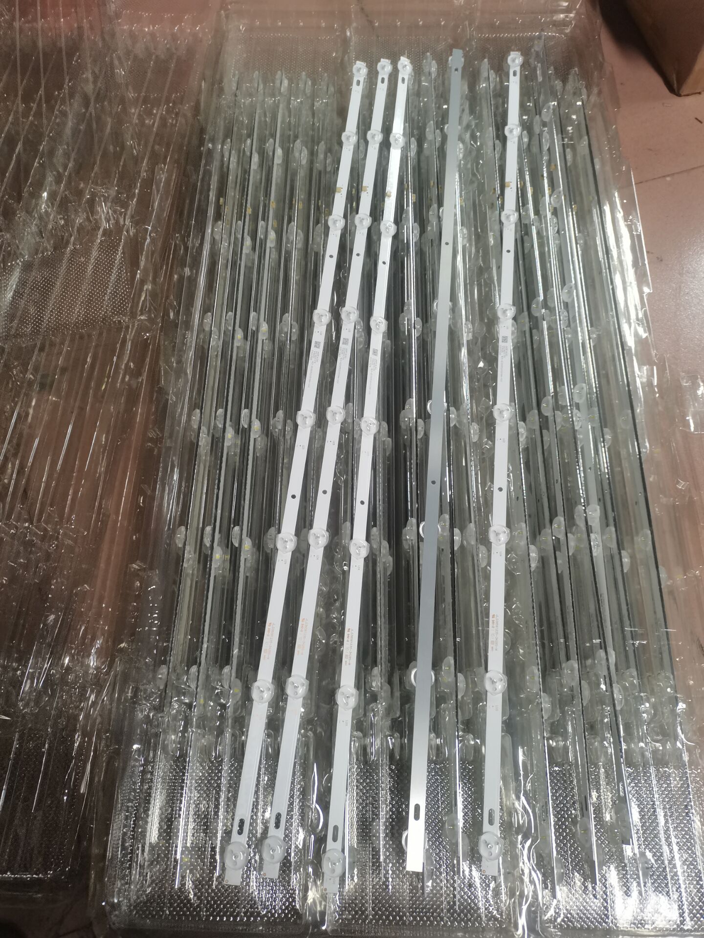 适用海尔LE40A31 夏浦L4210灯条 JL.D38581235-017BS-F 一套4条8