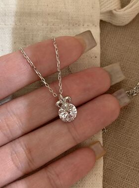 轻奢法式复古鸢尾花圆形单钻吊坠项链精致小众高级通勤百搭锁骨链