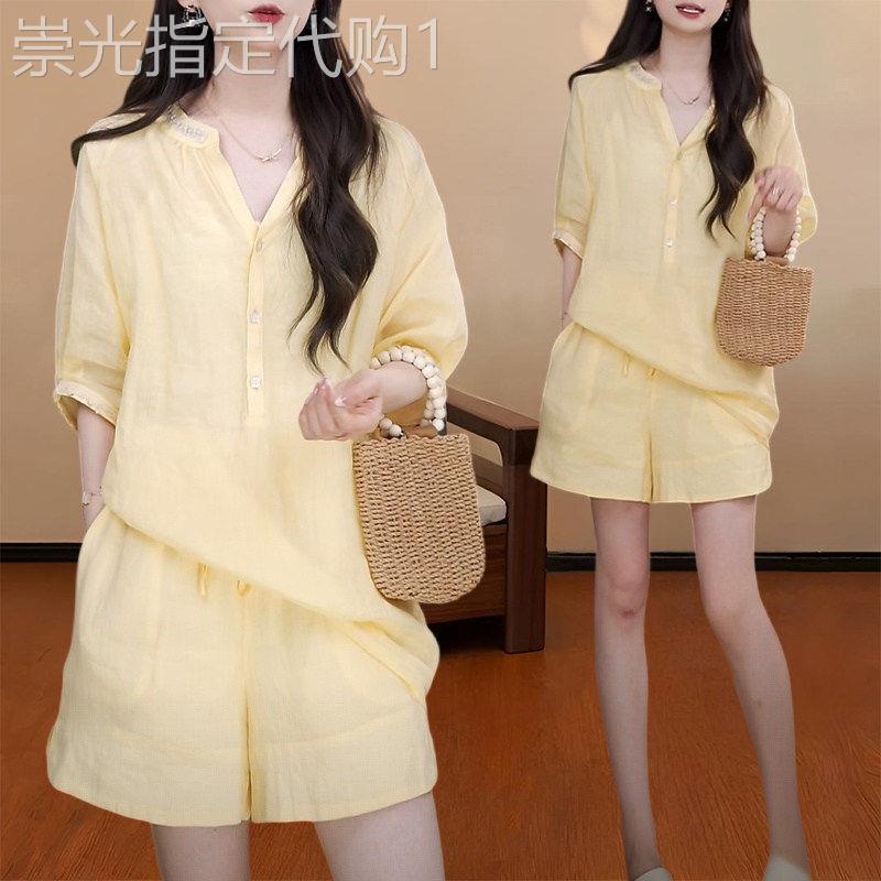 夏天巨好看的套装女时尚气质V领钉珠短袖衬衫宽松休闲短裤两件套