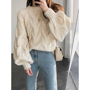 白色短款麻花羊绒毛衣女灯笼袖慵懒风秋冬韩版宽松加厚羊毛针织衫