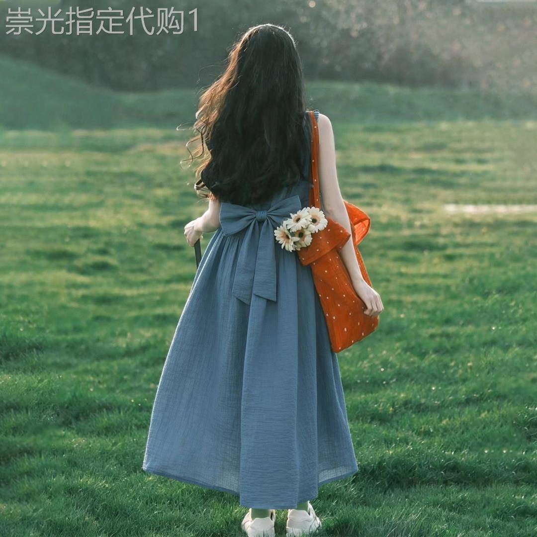 法式蓝色蝴蝶结无袖连衣裙女夏季2026新款大方得体绝美宽松长裙子