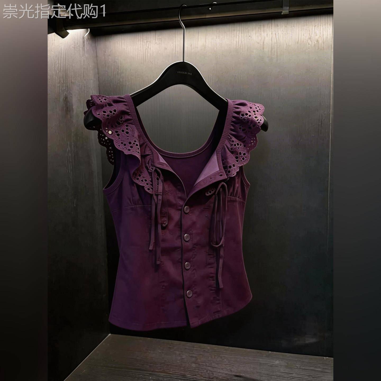 复古荷叶边系带无袖上衣女2026夏季新款紫色蕾丝镂空修身气质小衫