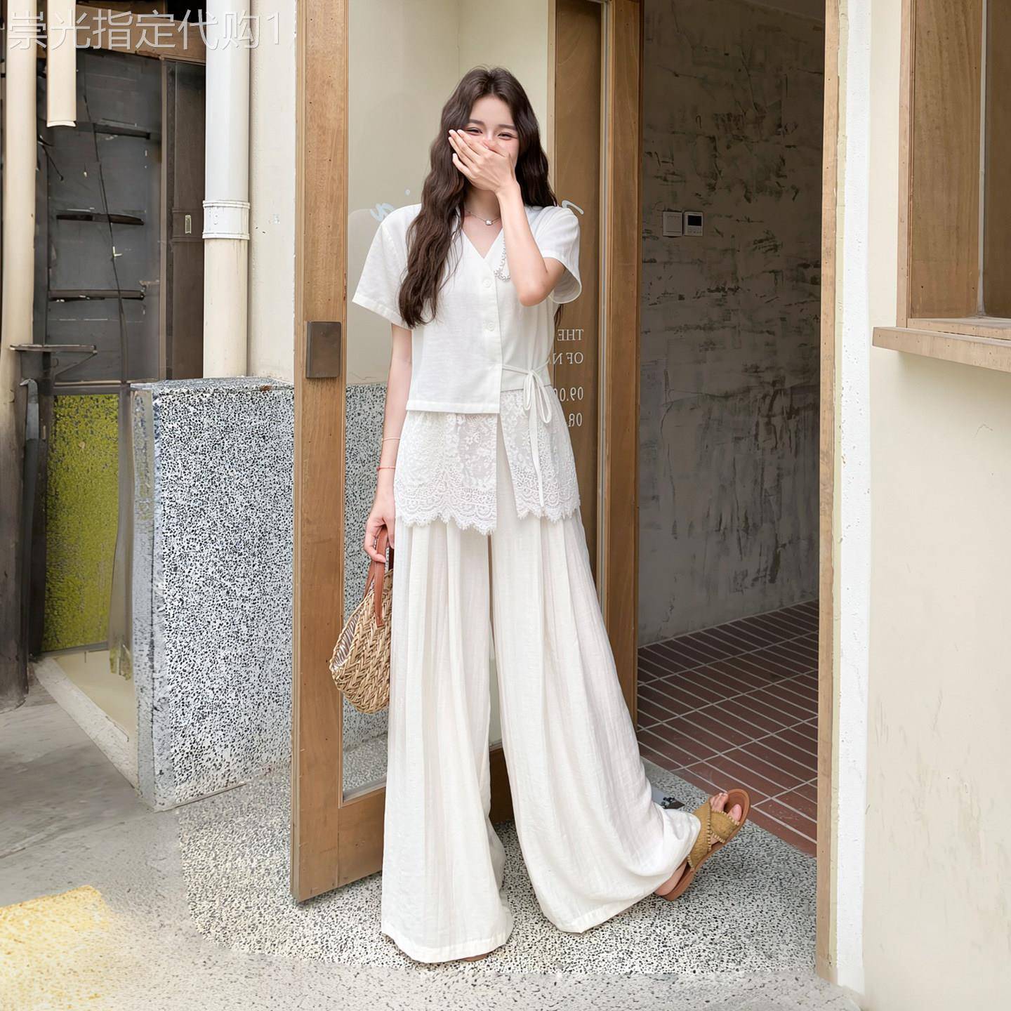 白色法式气质松弛感套装女2026夏季蕾丝拼接短袖上衣阔腿裤两件套