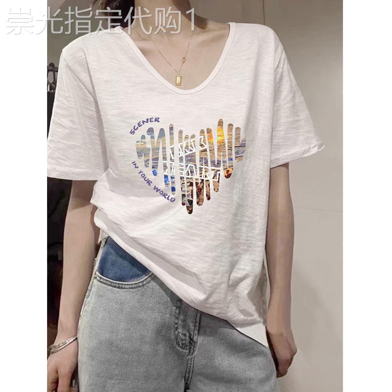 白色短袖T恤女夏季薄款2026年新款时尚洋派印花设计感宽松V领上衣