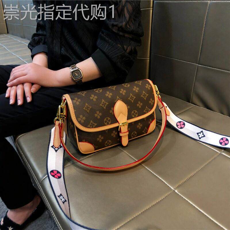 法国正品MK Jessie真皮包包女2026新款时尚印花腋下包单肩斜挎包