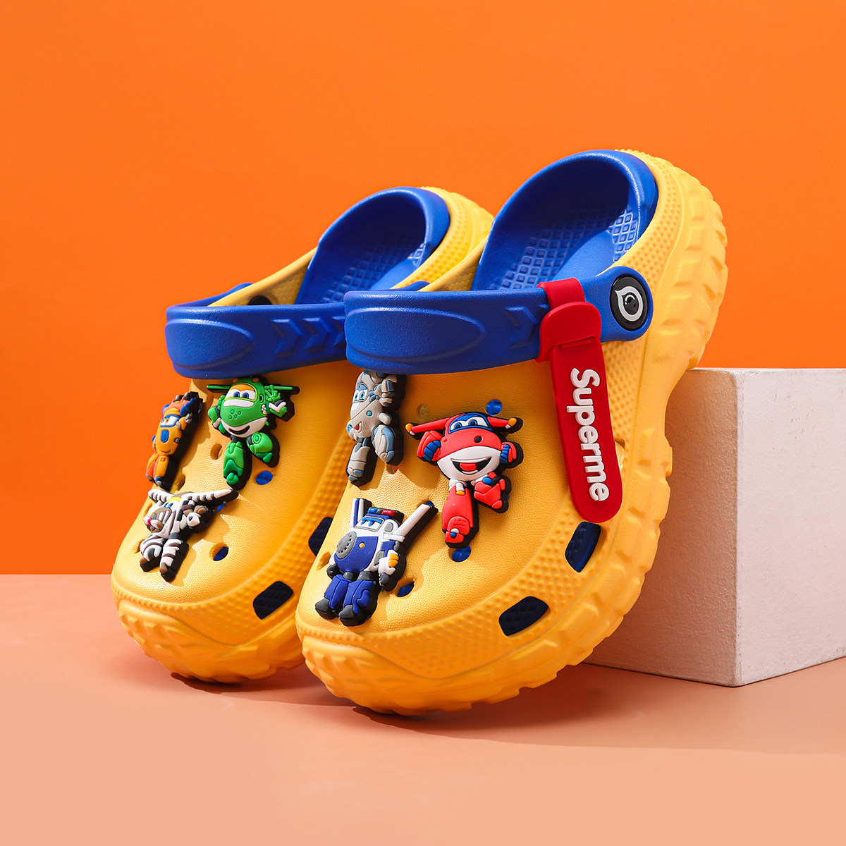 超级飞侠儿童凉鞋男童洞洞鞋2025夏季新款防滑软底拖鞋男孩沙滩鞋