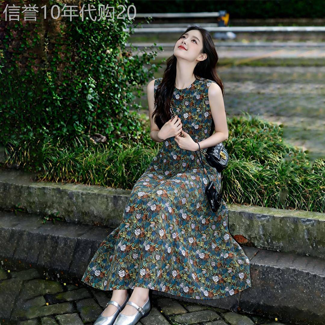 法式气质绿色碎花背心连衣裙女2026夏季新款独特巨好看无袖长裙子