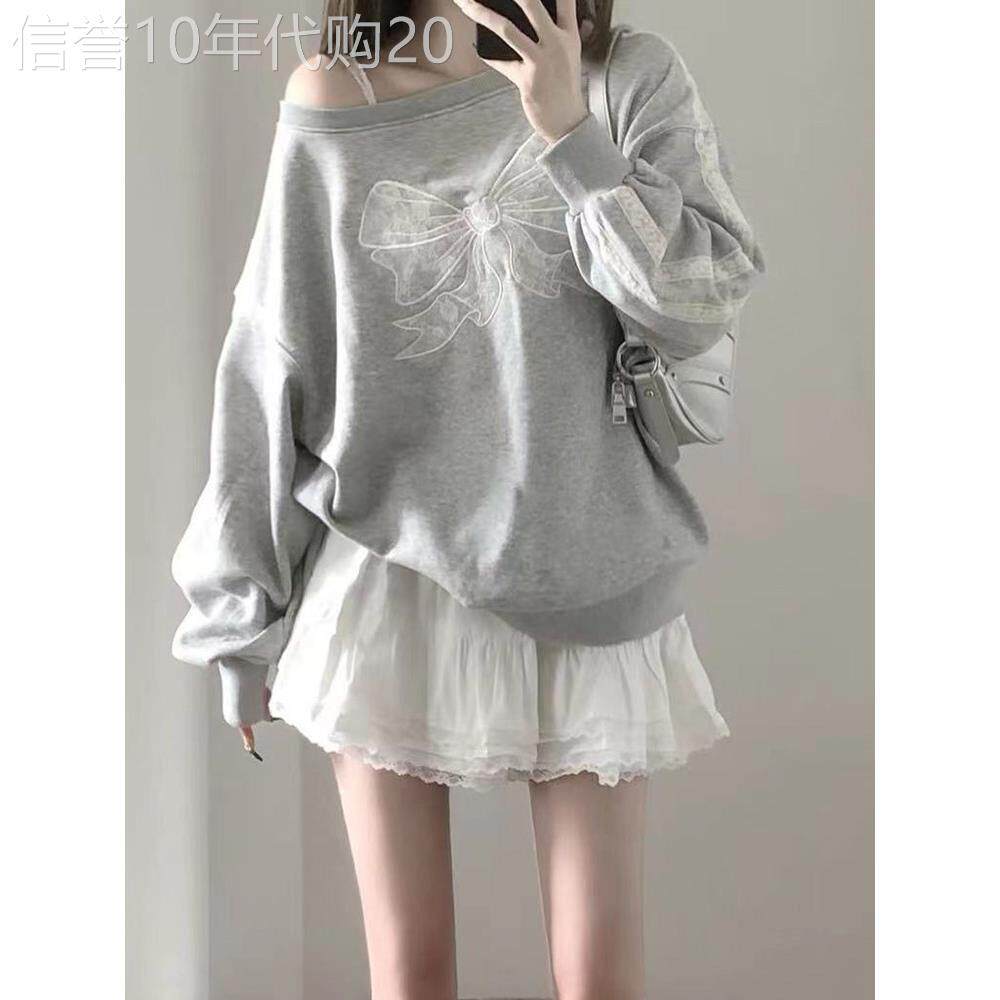 韩系灰色无帽斜肩卫衣女春秋设计感蕾丝蝴蝶结宽松慵懒长袖上衣