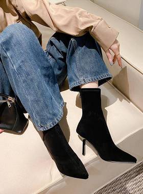 香港SW高跟短靴女秋冬季黑色绒面百搭瘦瘦袜靴尖头细跟性感弹力靴