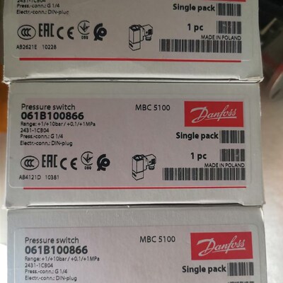 丹佛斯压力开关控制器MBC5100 061B100866 2431-1CB04三个