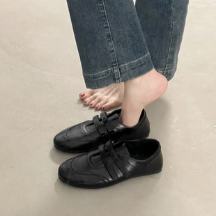 巨好看平底魔术贴黑色德训鞋女2026新款春季玛丽珍小皮鞋乐福单鞋