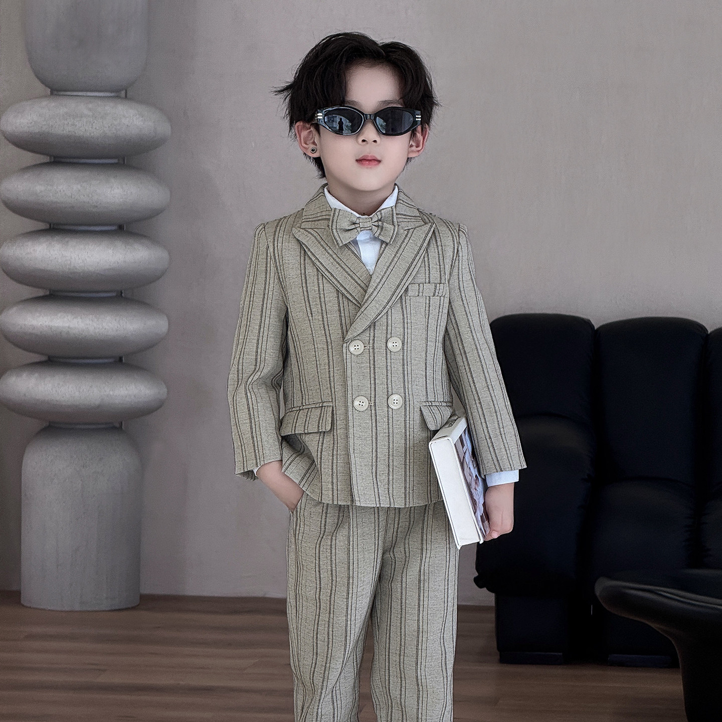 儿童西装套装男宝宝周岁生日宴会主持人礼服新款男孩帅气钢琴演出