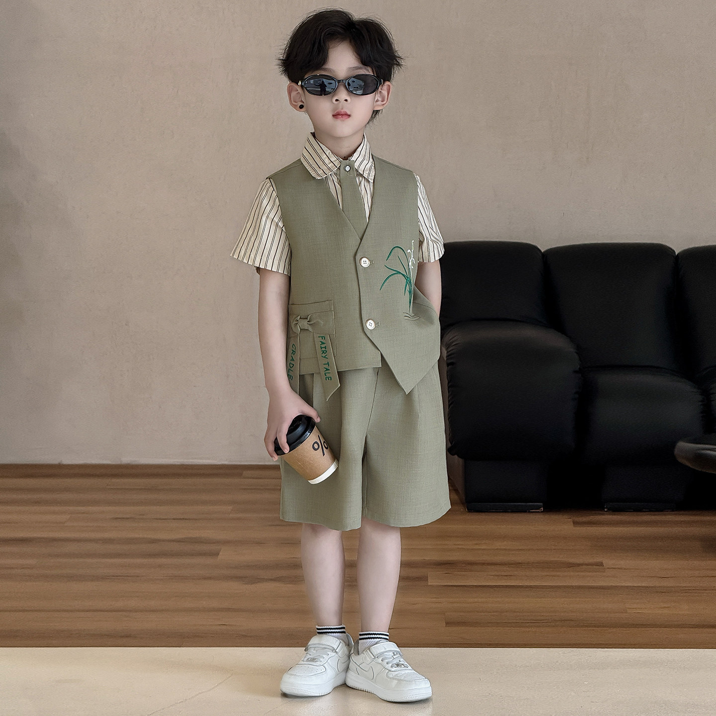儿童新中式国风马甲套装2026春夏季新款男童刺绣绅士礼服演出服潮