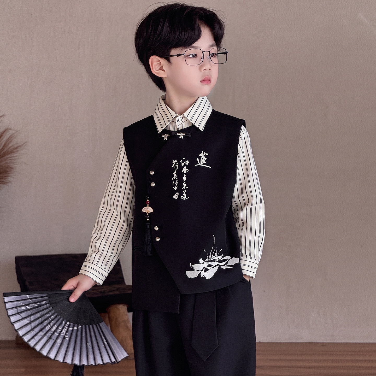 男童新中式西装主持古风表演服