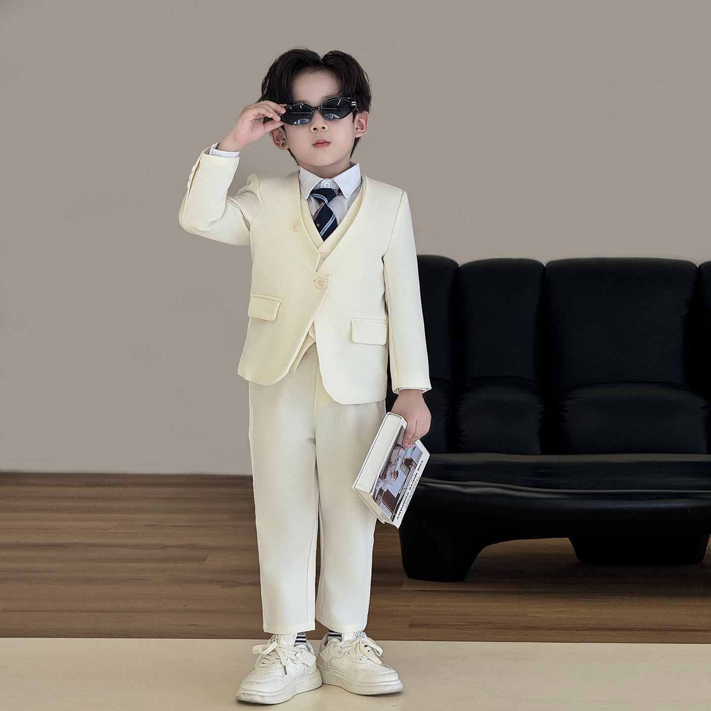 高级感主持人男童生日花童礼服2026春款帅气儿童西装套装演出西服