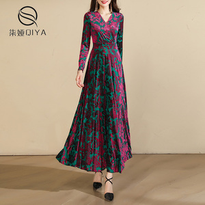 紫色高端优雅金丝绒提花连衣裙女2025春季新款长袖气质收腰裙子