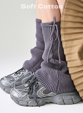 《秋冬叠穿王炸！灰色绑带针织袜套，辣妹 / 潮人都在穿的腿套》