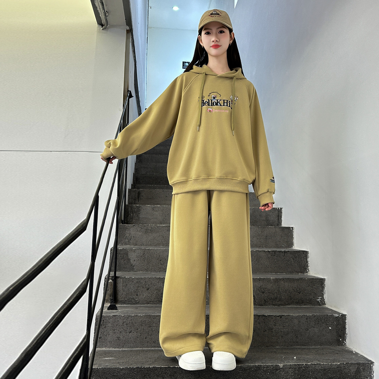 初高中学生套装2026新款春秋款大童洋气春季运动女童装卫衣两件套