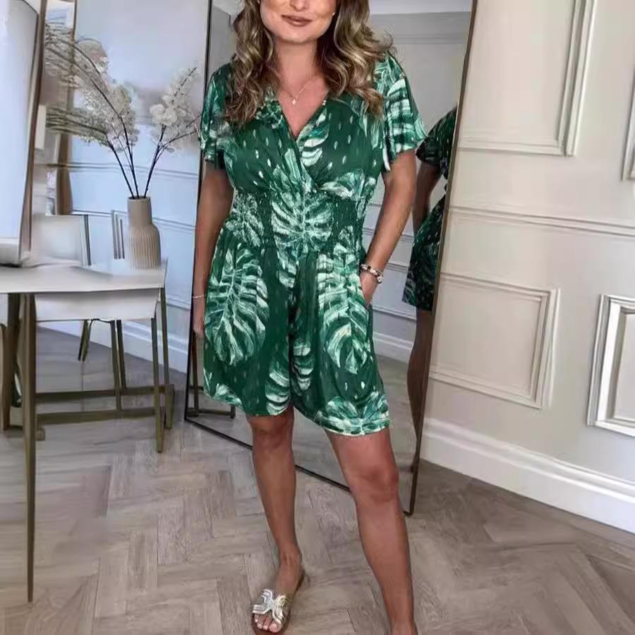 Two sets of women's clothing 女装套装两