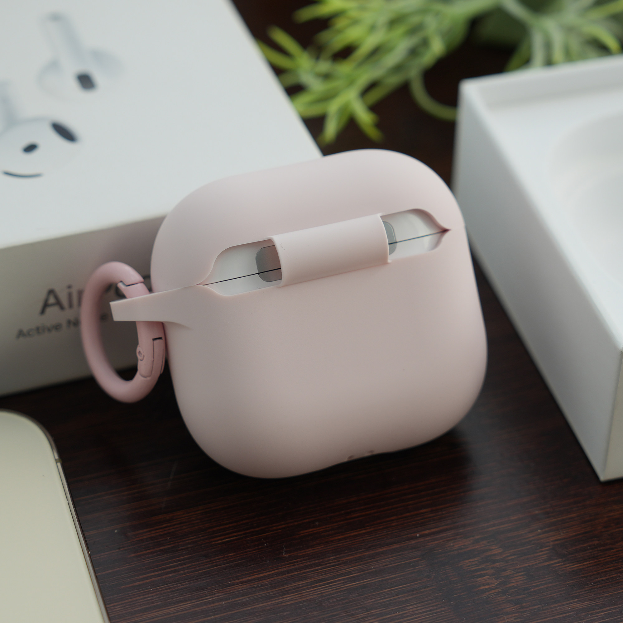 damon light适用于airPods4保护壳苹果蓝牙耳机airPods5连体保护套防尘塞精准孔位简约挂钩款