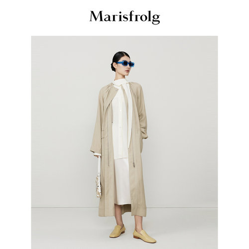 直身风衣外套;颜色耐看不易过时