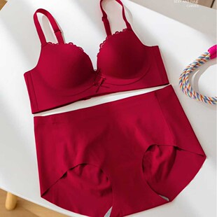 都市丽人原版红色系无痕内衣女小胸显大聚拢无钢圈收哺乳性感镂空