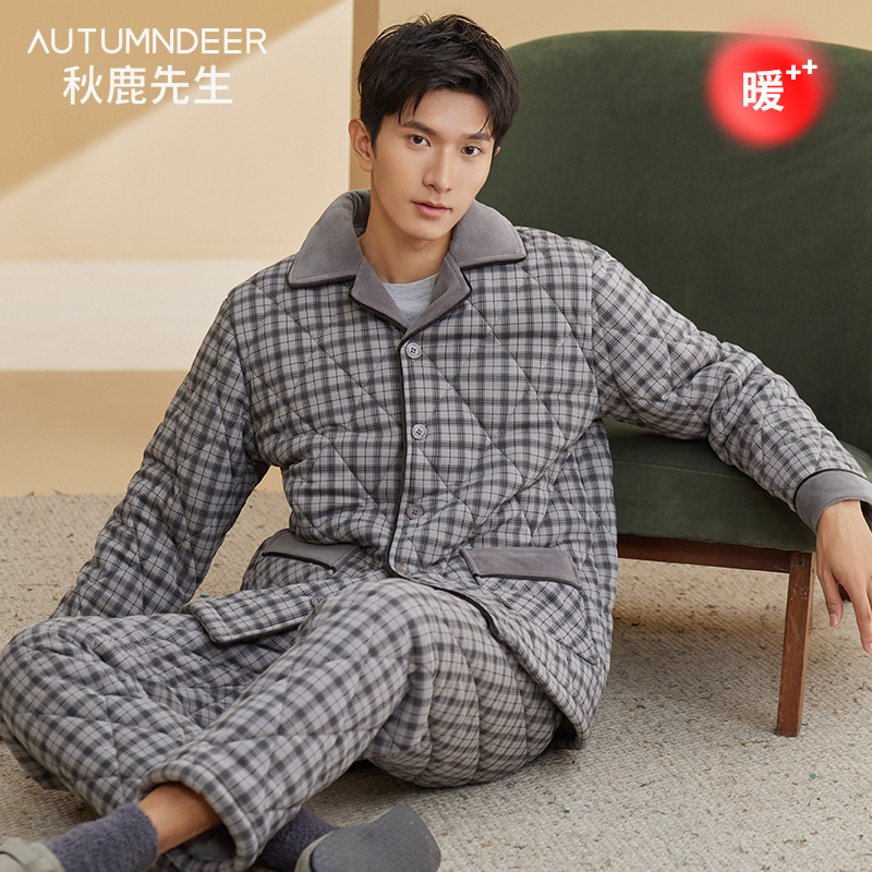 针织抗菌印花三夹棉国民领男套