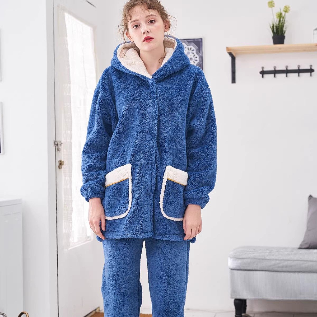 秋鹿断码特价款连帽加厚珊瑚绒情侣睡衣女秋冬字母法兰绒家居服男