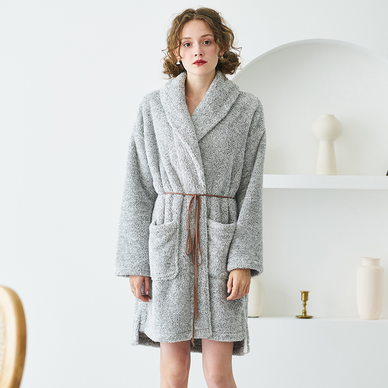 秋鹿新款优雅简约风珊瑚绒浴袍