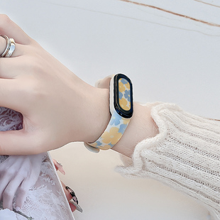 适用小米手环6腕带7nfc版替换带3/4表带手腕带透明米5硅胶限量版运动印花三四五六代花朵卡通创意个性潮女生