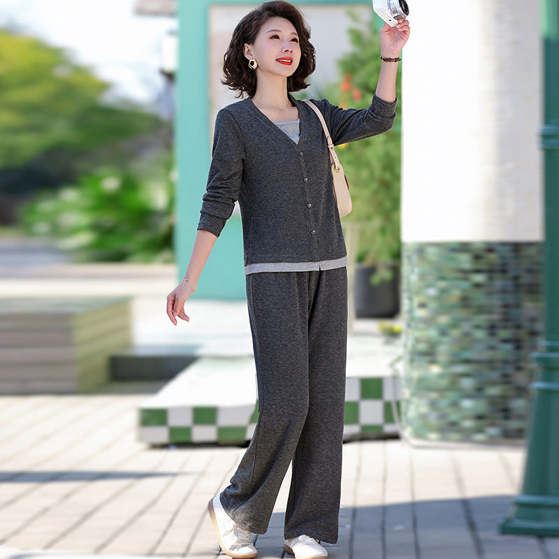 新款中老年妈妈装套装春40岁中年女大码修身运动服60岁婆婆装长袖