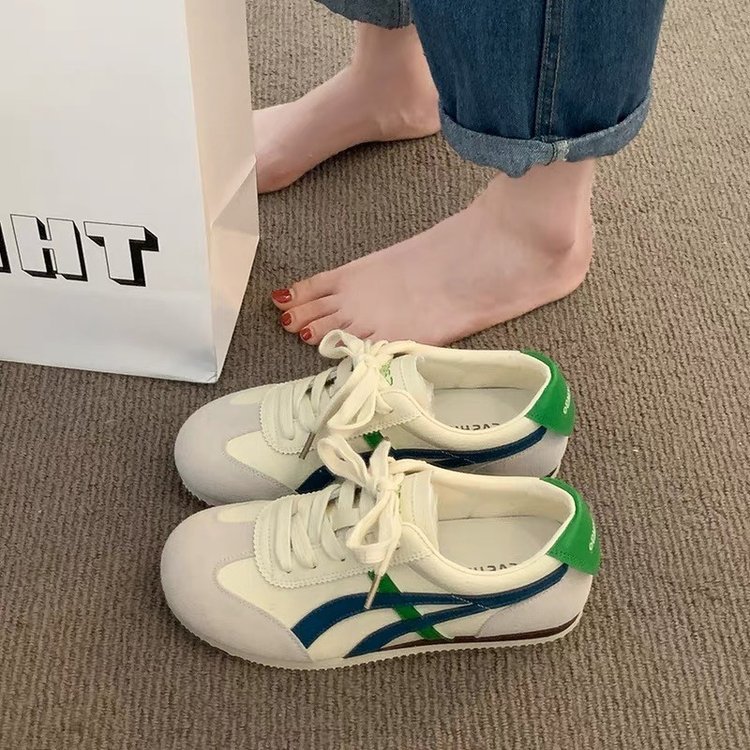 网红显瘦休闲德训平底皮面小白鞋女2025秋季新款百搭软底防滑板鞋