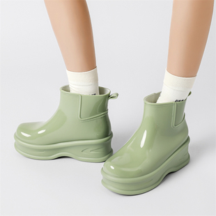 女士成人内增高水靴新款外穿时尚防水雨鞋女短筒厚底雨靴防滑胶鞋