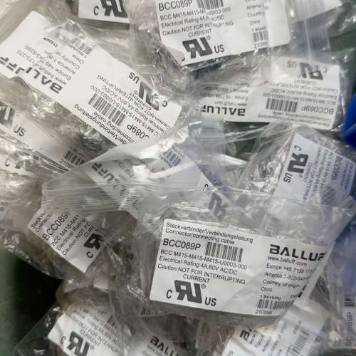 巴鲁夫连接器BCC089P